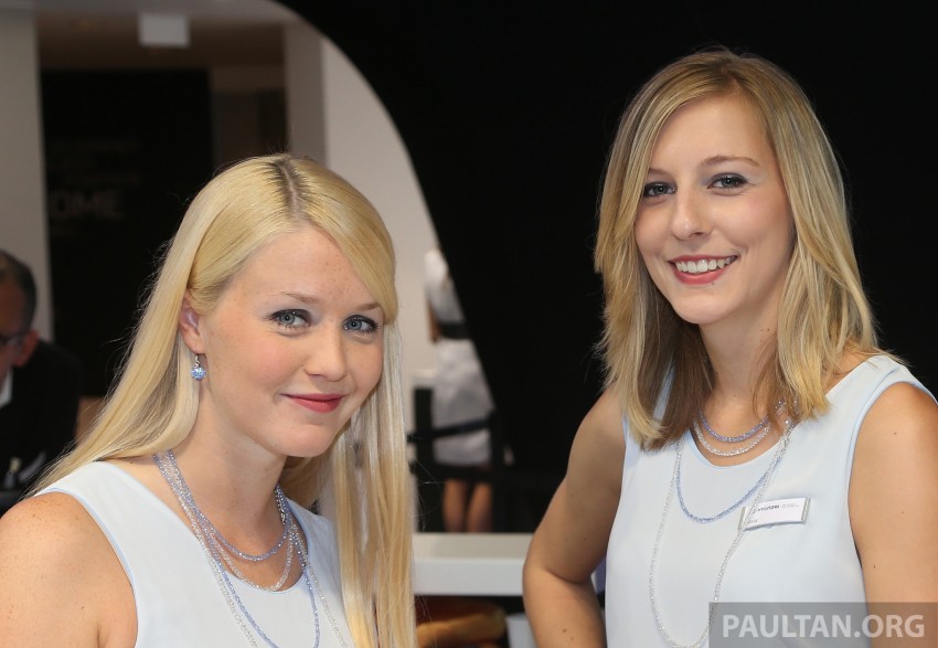 Frankfurt 2013 – the frauleins bring up the rear 199080