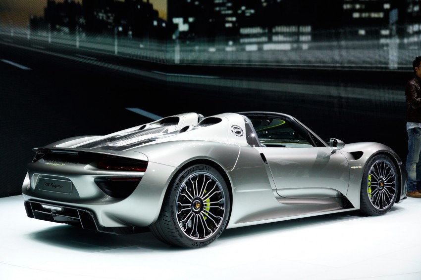 VIDEOS: Porsche 918 Spyder breaks the ‘Ring record 198716