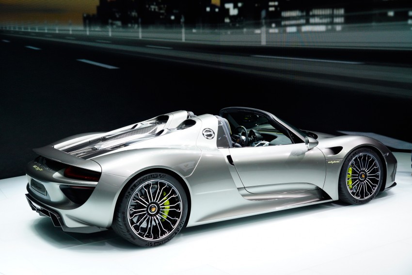 VIDEOS: Porsche 918 Spyder breaks the ‘Ring record 198718