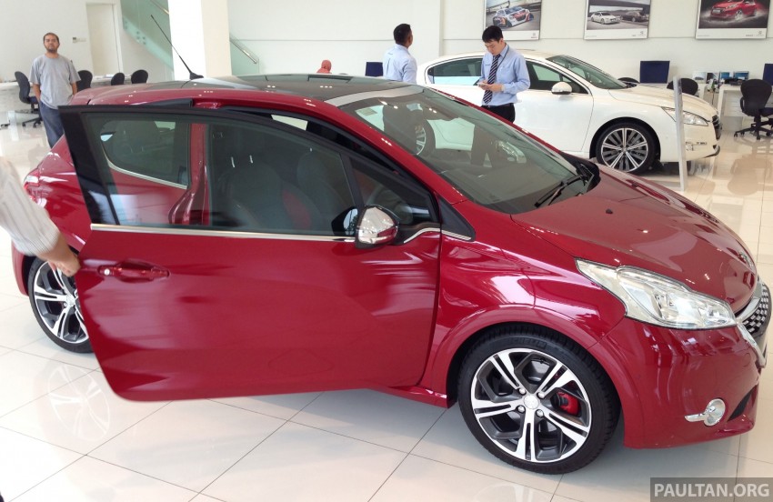 Peugeot 208 GTi on display in Blue Box Glenmarie 201429