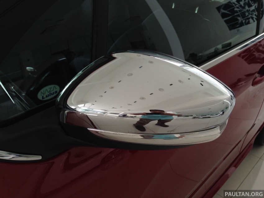 Peugeot 208 GTi on display in Blue Box Glenmarie 201404