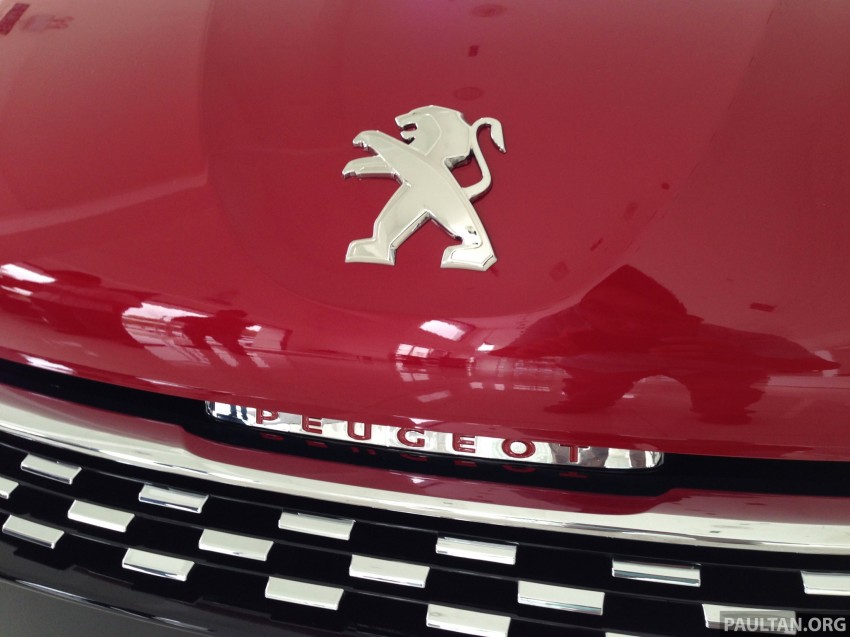 Peugeot 208 GTi on display in Blue Box Glenmarie 201405