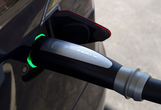 Tesla Model S-14