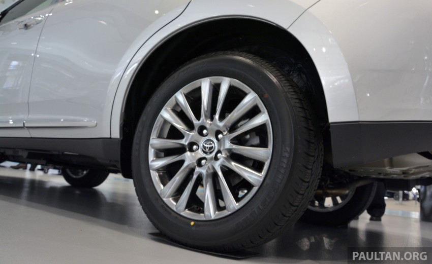 GALLERY: 2014 Toyota Harrier at Toyota Megaweb 211123