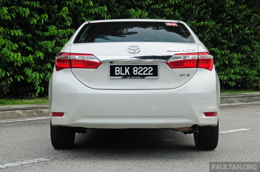 DRIVEN: 2014 Toyota Corolla Altis 2.0V on local roads 222444