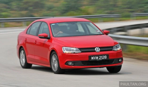 Volkswagen_Jetta_1.4_TSI_ 012