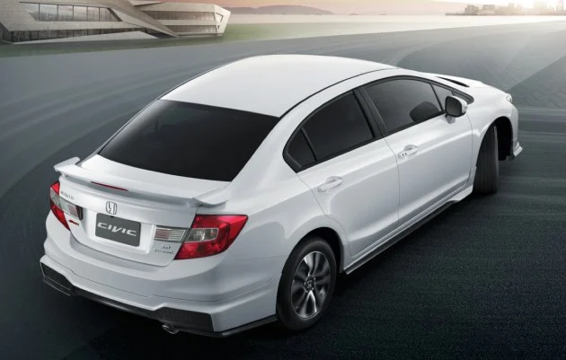 2014_Honda_Civic_facelift_Thailand_08