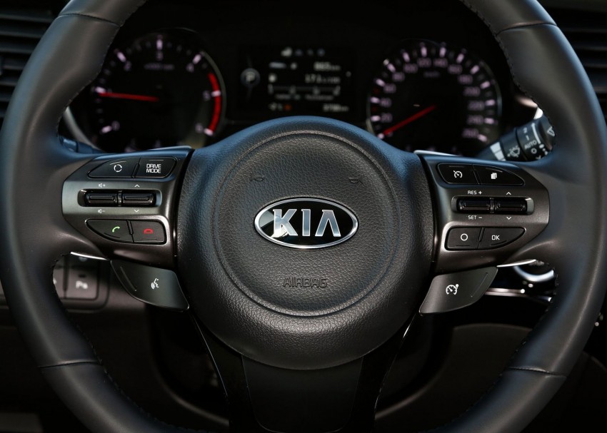 Kia Optima facelift – sole 1.7L U2 diesel choice for UK 239647