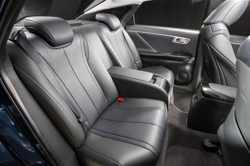 Toyota Mirai fuel cell vehicle officially revealed; touts a range of 483 km, available in second quarter of 2015 288798