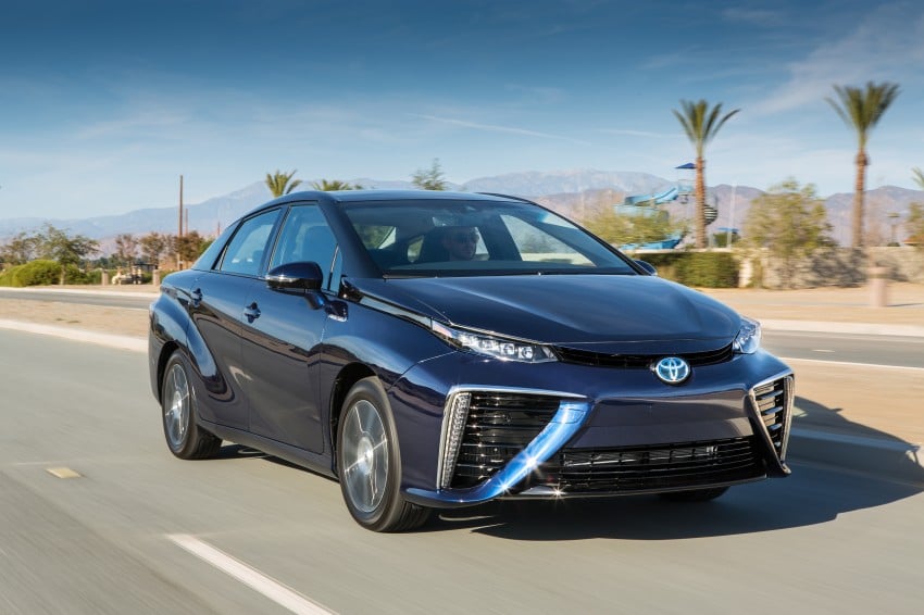 Toyota Mirai fuel cell vehicle officially revealed; touts a range of 483 km, available in second quarter of 2015 288795