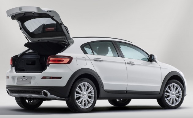 qoros-3-city-suv-unveiled-30