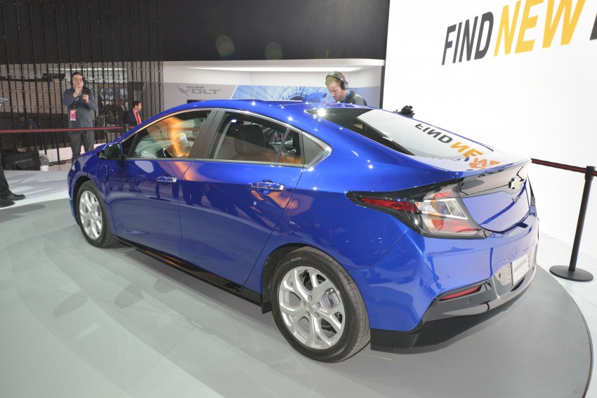 2016 Chevrolet Volt makes debut – 80 km EV range 302884