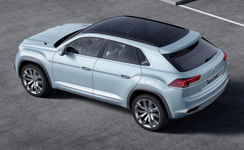 VW Cross Coupe GTE at Detroit – close to production 302124