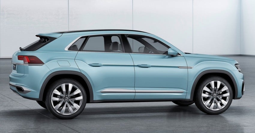 VW Cross Coupe GTE at Detroit – close to production 302281