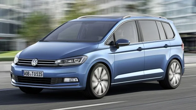 2015-Volkswagen-Touran-1