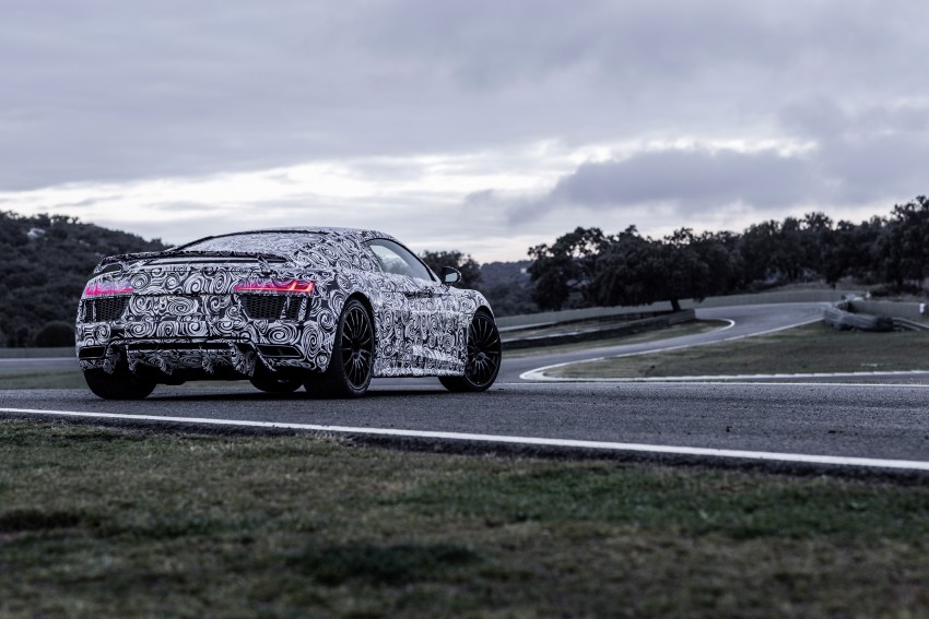 VIDEO: Audi R8 V10 Prototype driven around Ascari 312919