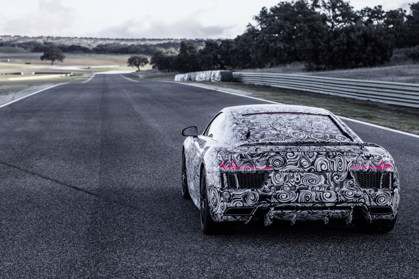 VIDEO: Audi R8 V10 Prototype driven around Ascari 312917