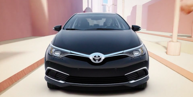 2016_Toyota_Corolla_Hybrid_01