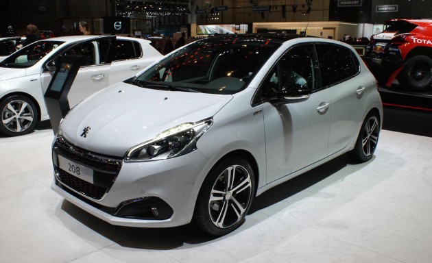 Peugeot-208-2