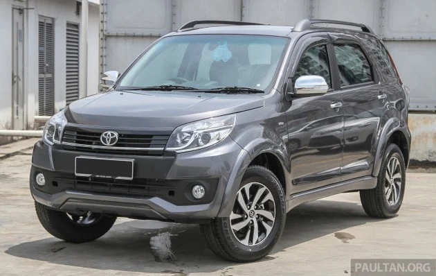 2015_Toyota_Rush_facelift_ 001