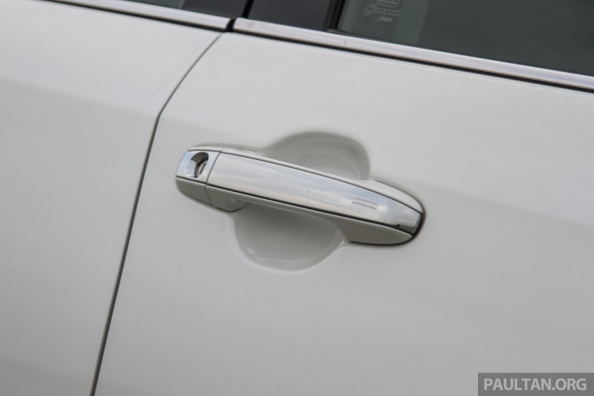 VIDEO: 2015 Toyota Camry Hybrid walk-around tour 333052