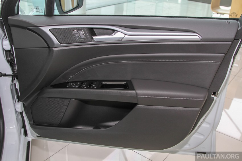GALLERY: 2015 Ford Mondeo in the showroom 337422