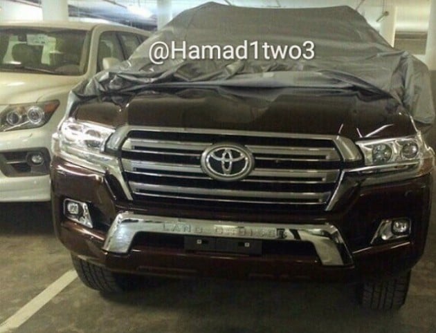 2016-Toyota-Land-Cruiser-facelift-front-revealed