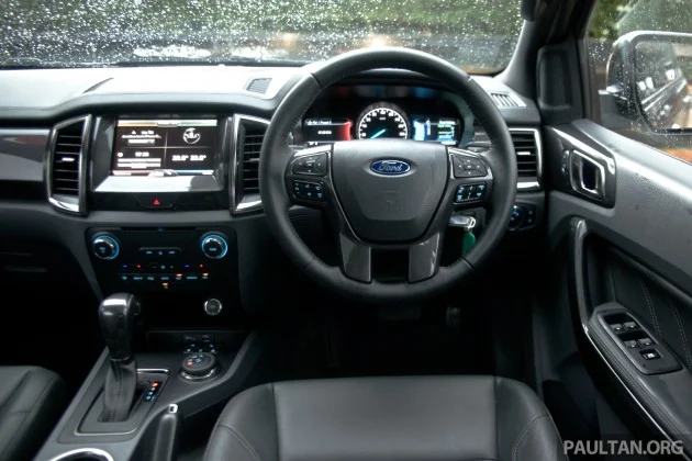 2015 Ford Everest 74