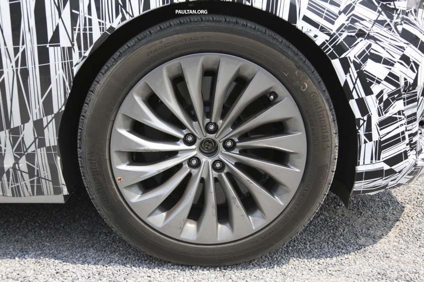 SPIED: Hyundai Equus to take the fight to the W222 371280