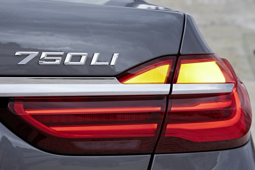 MEGA GALLERY: G11 BMW 7 Series in detail 372607