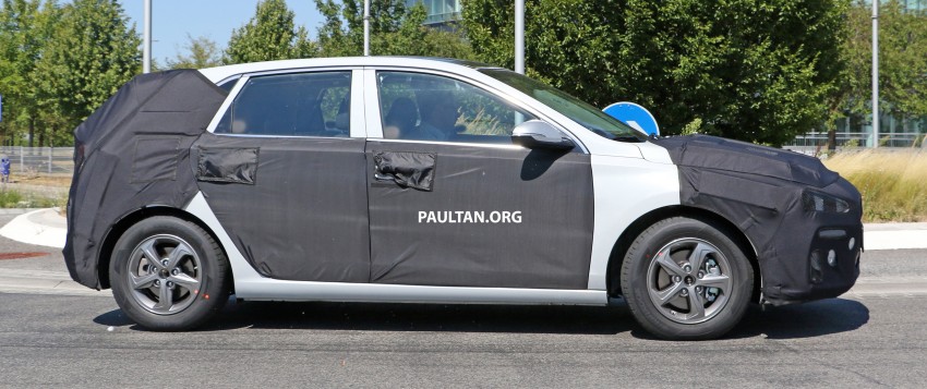 SPIED: Hyundai i30 / Elantra GT with heavy camo 370471