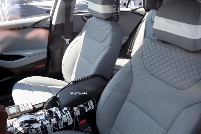 SPYSHOTS: Hyundai AE hybrid captured once more 374176