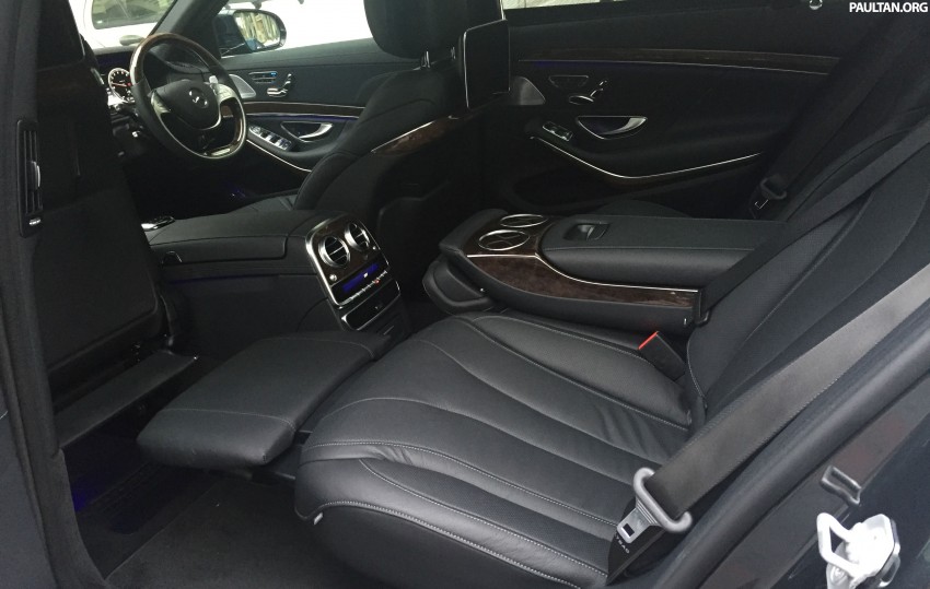Battle of the lounge seats: W222 Mercedes-Benz S-Class and G11 BMW 7-Series rear seats compared 376569