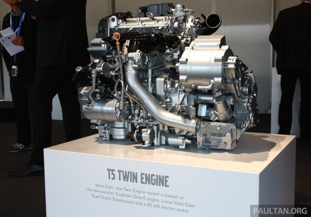 2015-volvo-t5-twin-engine-live-pictures- 001