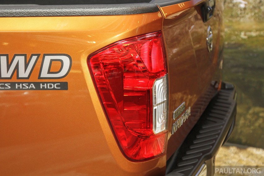 GALLERY: Nissan NP300 Navara displayed with 3D art 396919