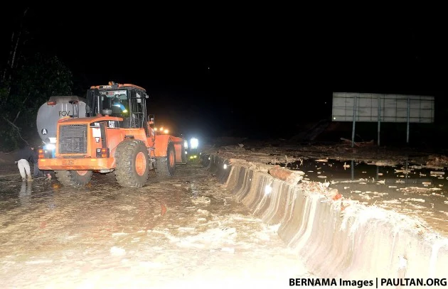 Karak-landslide-05
