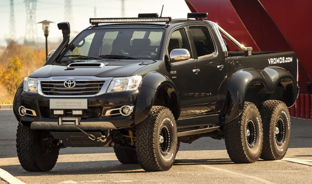 Vromos_Toyota_Hilux_6x6_1