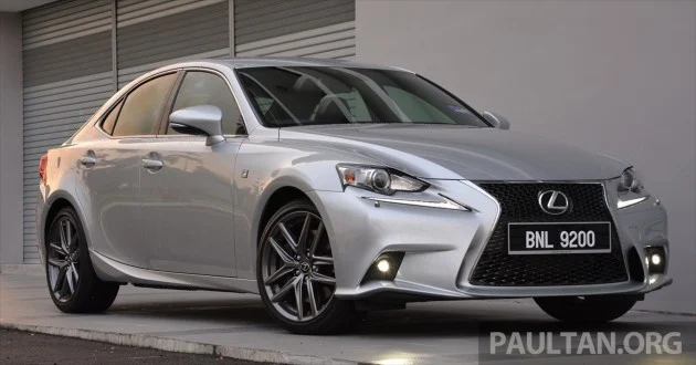 Lexus IS 200t Review 13