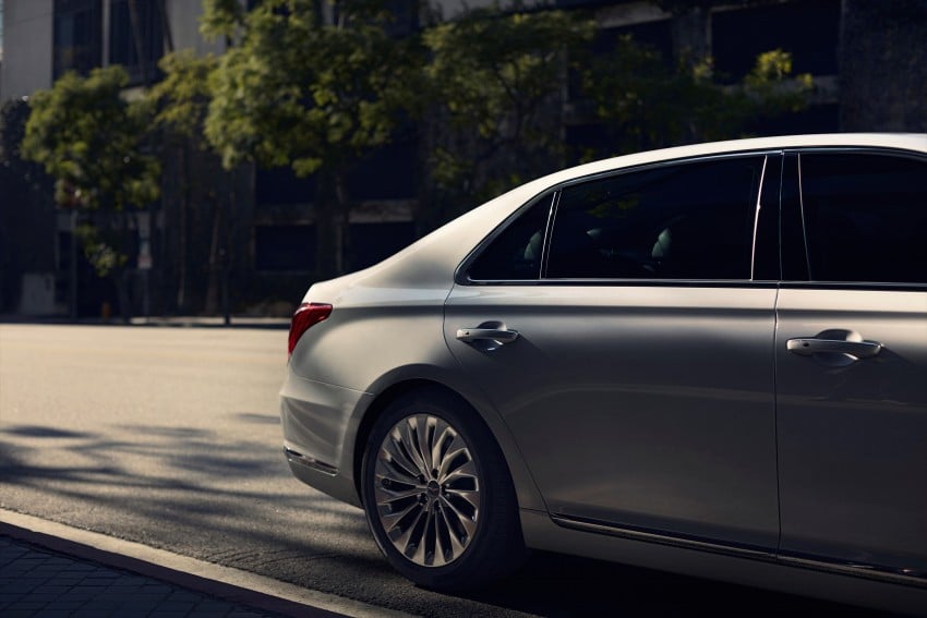 Genesis G90 flagship makes North American debut 427887