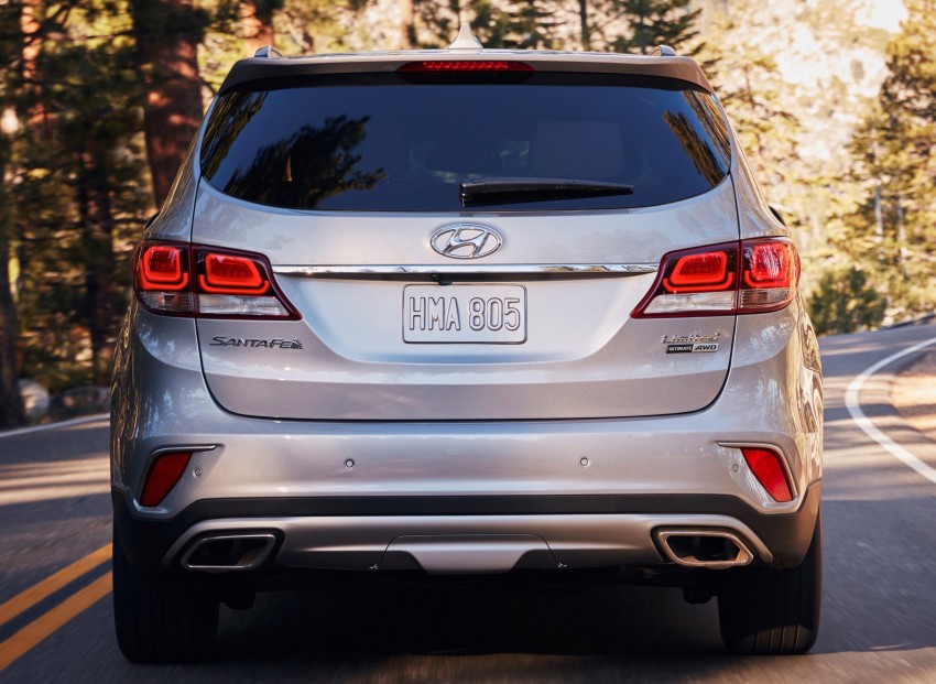 2017 Hyundai Sante Fe and Sante Fe Sport for the US 440261