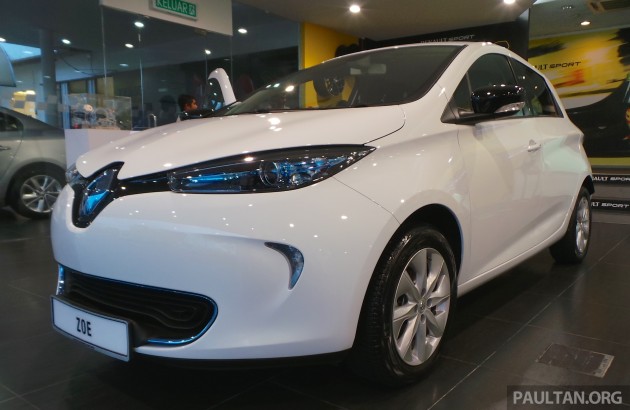2016-renault-zoe-malaysia-showroom-005_BM