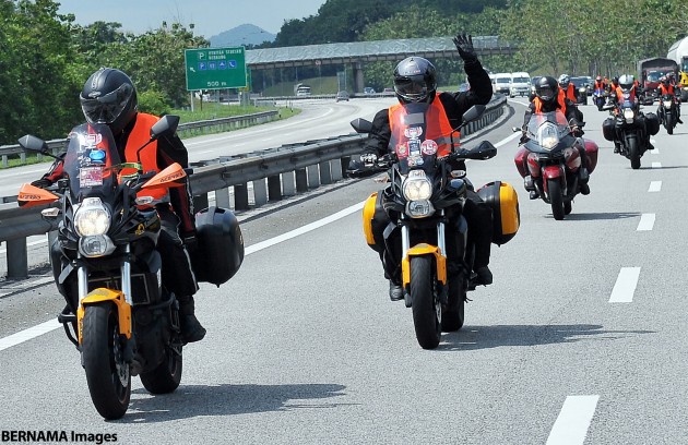 Motosikal tak boleh guna laluan paling kanan di M’sia?