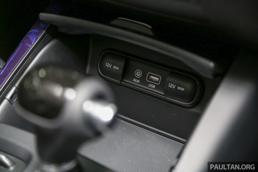 2016 Kia Sorento on display at dealers before launch 498038