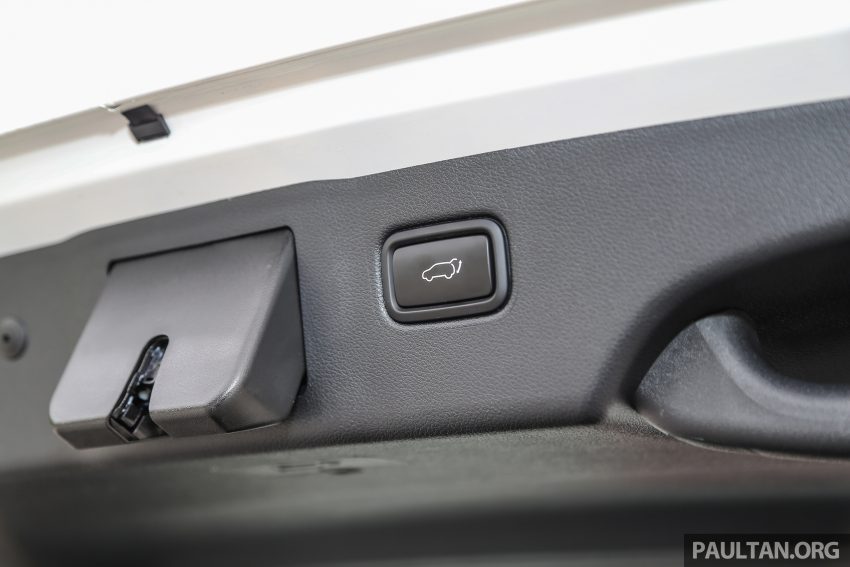 GALLERY: Kia Sorento – new UM vs previous-gen XM 510988