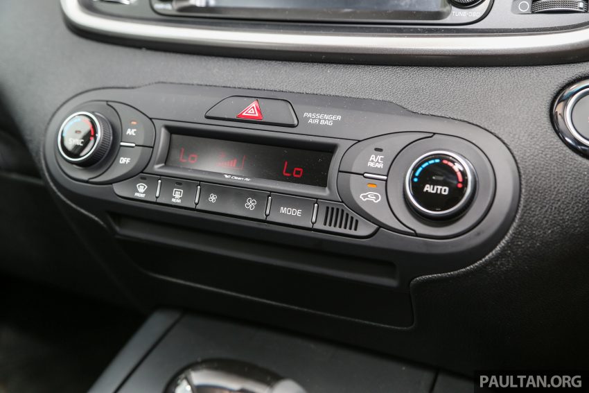 GALLERY: Kia Sorento – new UM vs previous-gen XM 510955