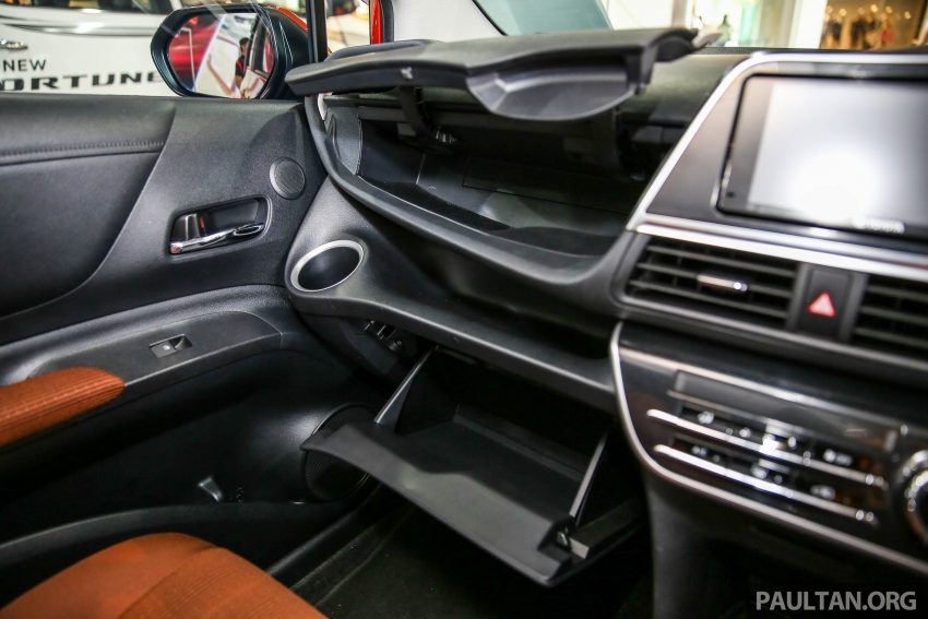 GALLERY: 2016 Toyota Sienta at Mitsui Outlet Park 516436