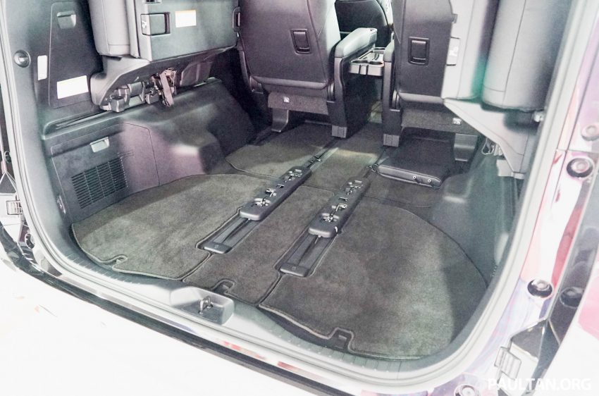 Toyota Alphard dan Vellfire – model spesifikasi Malaysia telah dipamerkan di Mitsui Outlet Park 524657