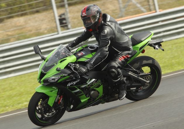 2016 Kawasaki ZX-10R Sepang test - 2