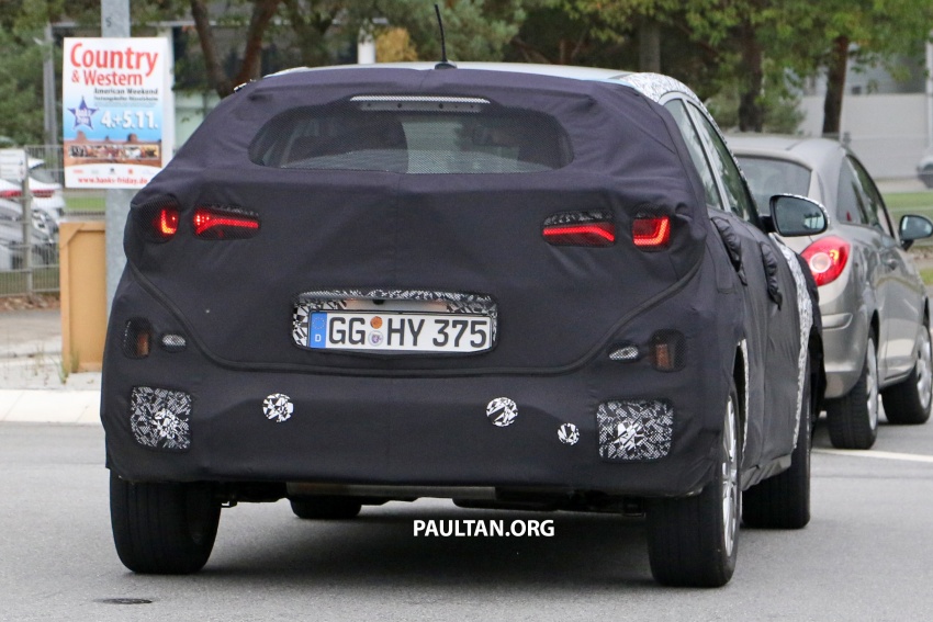 SPIED: Hyundai B-segment SUV makes the rounds 563645