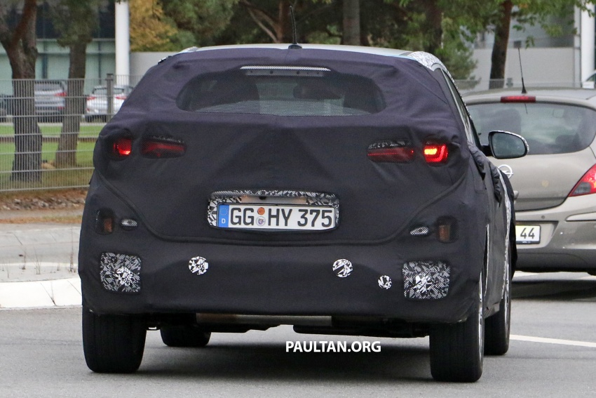 SPIED: Hyundai B-segment SUV makes the rounds 563644